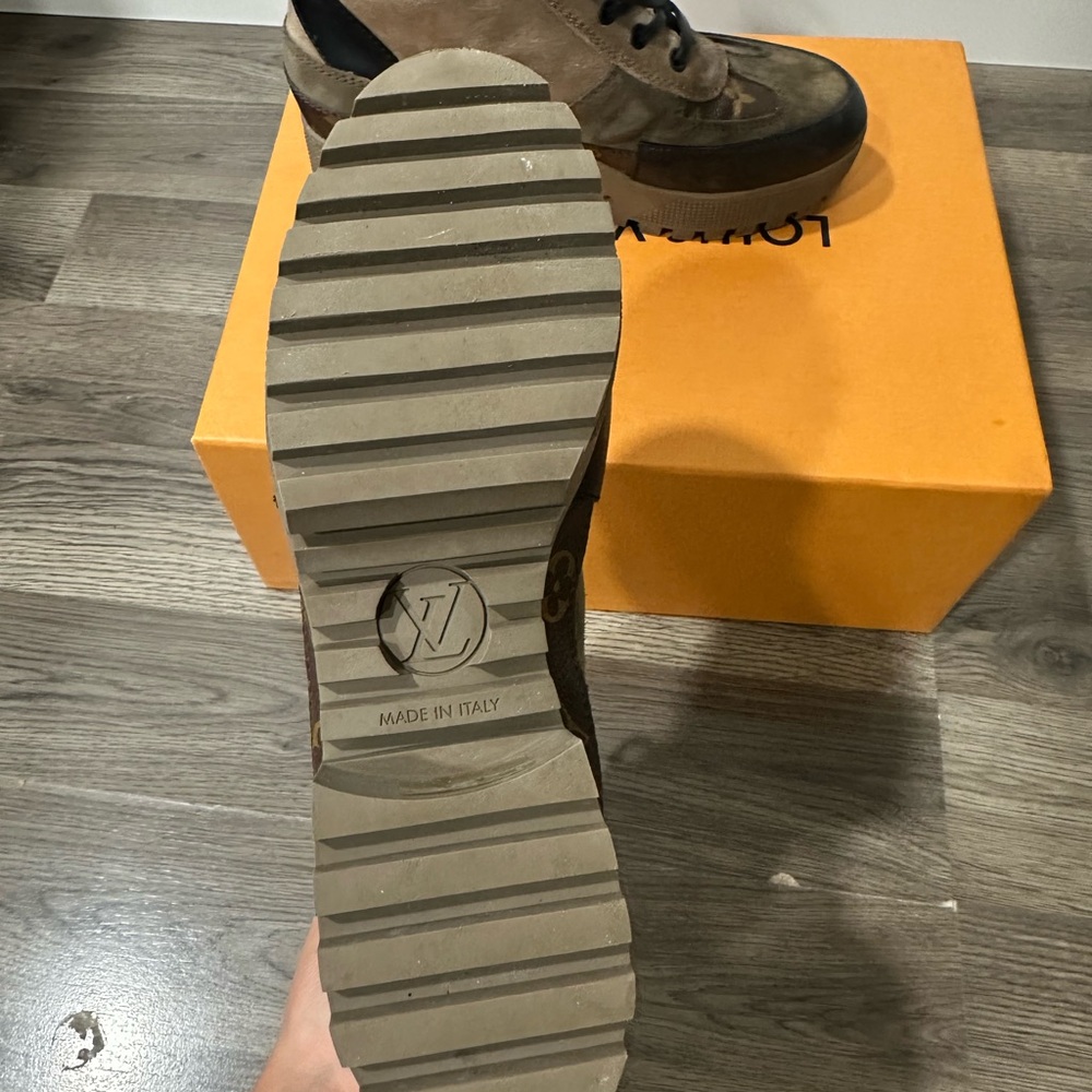 Louis Vuitton Boots - Picture 3 of 6